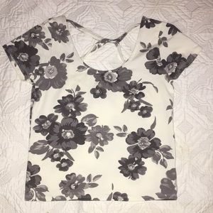 Prince & Fox✨Fitted Floral Printed Tee